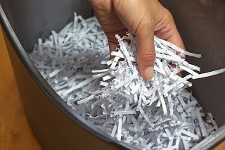 Shred your documents securely and regularly in Garden City